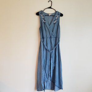 Lightweight demin floral embroidered dress